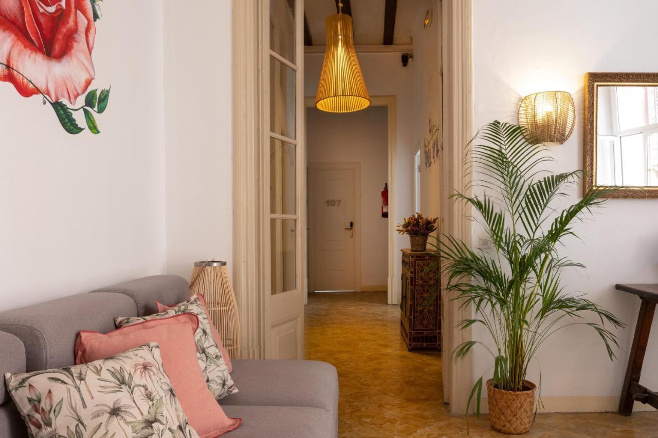 Antonios Hostal Sitges Exterior photo